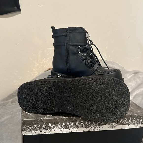 Demonia cult Black Boots(run small) read ⬇️⬇️ - Picture 6 of 9